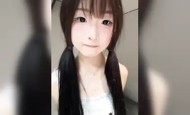 高顏值福利姬 白嫩蘿莉 高中生自慰發騷 極品反差騷母狗 自拍自慰 奶子不小 看著還不錯 (2)