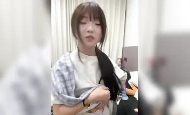 高価値福祉少女、白くて柔らかいロリ高校生がオナニーして興奮し、最高のコントラスト、角質の雌犬が自分でオナニーし、彼女の胸は小さくなく、見栄えが良い（5）