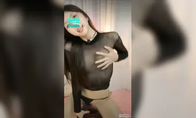 [안안] 같은 프레임에 얼굴과 구멍이 열려서 클로즈업 자위_1미터 이상 떨어진 곳에서 여러번 사정