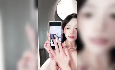 来自半糖直播少女小姨子的一天骚话玉足诱惑勾引(12)