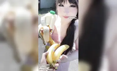 ยัยตัวแสบ Ah Hei Yan สุดแซ่บแห่งทวิตเตอร์ "Pupu Pu Pu" "กินกล้วยใหญ่ของเพื่อนบ้านที่แต่งงานแล้ว" มักเห็นเขาวิ่งจ็อกกิ้งตอนเช้าๆ ปรากฏว่าเขาเป็นเพื่อนบ้านที่อาศัยอยู่ในตึกเดียวกัน