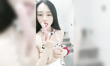 緑の放送女神が驚愕の姿で【パフ】復帰～穴開き小道具オナニー～珍しく小道具をオマンコに挿入して潮吹き（9）