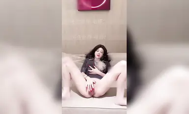 [Eucalyptus X] "Izinkan saya memberi anda sedikit mani muncung" Seorang setiausaha yang sangat leceh, melancap dengan muka dan farajnya dalam definisi tinggi, blowjob dalam tekak dengan mata yang menggoda, dan akhirnya merangkap muka, dan memand