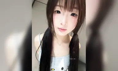 Gadis bersemangat melancap secara langsung, berbadan sangat lembut dan indah, harimau putih kurus (3)