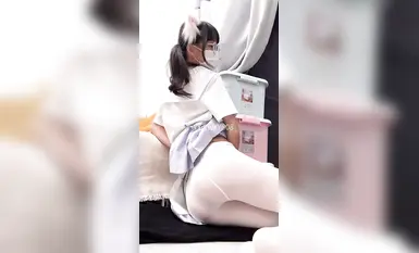 【萌梨梨】絲襪玉足_道具自慰搞屁眼 (4)