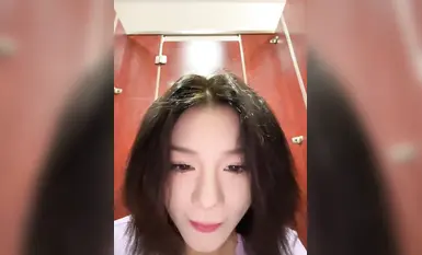 主播【Asia_Melody】頂美校花多場所露出自慰噴水、徹底放飛自我、連續潮噴、一地的淫水 (1)