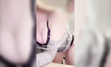 【郑原创】极品小模被干到腿软潮吹，还想说地板怎么湿成一片，拔出来的时候就激喷了