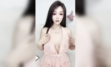 【可可甜心】高颜御姐榨精尤物，淫水泛滥直冒浆，黑丝足交骑乘甩奶(15)