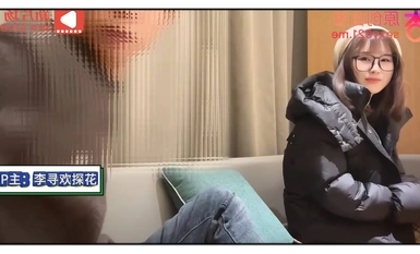 上海出張中のタンホア・ラオ・ワン（リー・シュンフアン）。3000元で出張中。眼鏡をかけ、巨乳で、可愛らしく、ベッドの上では真っ白になるほどセクシー。