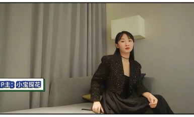 I made an appointment with a high-looking black skirt girl, kissed each other, touched each other, gave oral sex, and then rode and fucked hard from behind