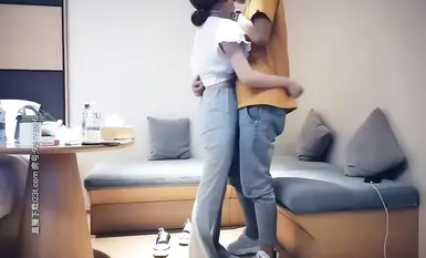 重金明星臉外圍模特，白衣大長腿，嬌小玲瓏惹人憐，氣質女神激情四射