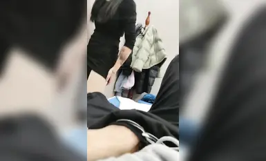 Tukang urut yang cantik itu mesti melakukan hubungan seks