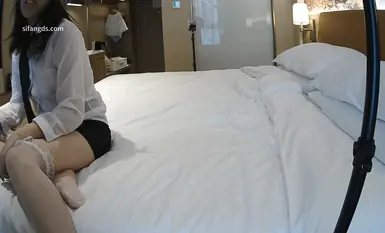 强烈推荐！ 7月新品，摄影大师【少女时代】C罩杯的20岁女大生主动奉献出处女膜，主机位视角，超清4K画质(4)