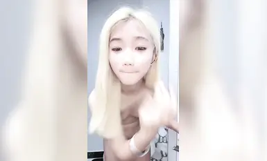 Tôi thích cô bé tóc vàng và cái lồn to này (7)