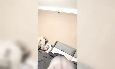 不知名素人大學生自慰 (1)