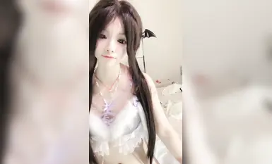 最も美しい女子高生がオナニーして潮吹きする（1）