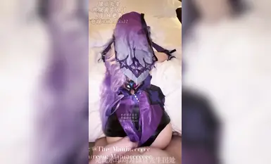 8月3日最新《黑天鵝》沒時間脫下黑天鵝 Coser的褲子第一時間掰開插入肥臀瘋狂震撼到她止不住大叫