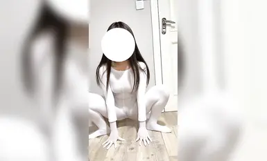 推特蘿莉嫩妹優米 裸舞自摸啪啪 金主爸爸的肉棒實在是太粗太長了 弄得我腿都軟了 (9)