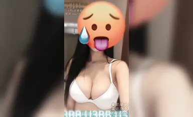 男友在家裡加班，隔壁大叔卻叫我幫他吃雞，然後把我拉到男友的房間操我。