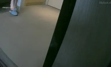 國模私拍泄密！纖細身材短發氣質御姐，拍攝女體藝術，攝影師咸豬手掰開肥厚陰唇拍多水花心