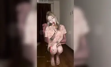 火爆全网的变态阿黑颜母狗，阿黑颜口交怪物，天花板骚货口交阿黑颜调教自慰