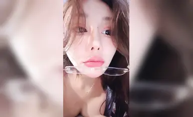 녹색에서 노란색으로 바뀐 신예 고급 연예인 자매 [자동]가 바다로 가서 복지를 꿈꾸는 여신, M다리로 자위하고 퍼시를 벌리는 모습이 정말 아름답습니다 (3)