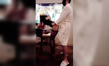 8月最新 萬人崇拜大神 多人淫亂party,戶外 母狗般調教 (6)