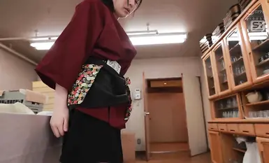 SONE-841 原来我没穿内裤招待客人…感受快感脸红的弱者居酒屋打工娘野坂日和