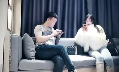 【七天极品探花】高价约操极品外围女神,练过舞蹈的妹子穿着牛仔裤展示一字马，颜值身材超级棒