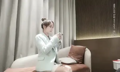 [Tiểu Bảo tìm hoa] Một cô gái xinh đẹp, thanh lịch đã quan hệ với tôi. Tôi đã yêu cô ấy ngay từ cái nhìn đầu tiên. Sau khi hôn và chạm vào cô ấy, tôi đã thổi kèn cho cô ấy, rồi cưỡi cô ấy sang một bên để quan hệ mạnh bạo. Tuyệt vời.