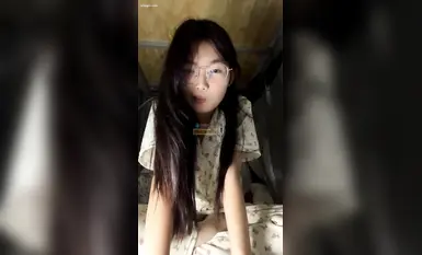Ipinakita ng inosenteng schoolgirl [Kunkuntu] ang kanyang props sa dormitoryo at nagsasalsal ng ligaw na may nanginginig at puting katas na umaagos! (4)