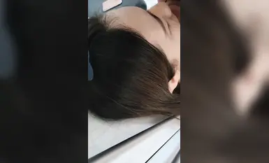 韩国大叔清纯美少女和大叔激情啪啪，美妙的酮体鲜嫩白虎，激勾G点_赤裸爆操输出_口爆小嘴(5)