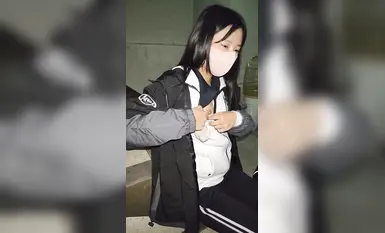 Korean uncle's oral sex paradise trip: the sweet temptation of tender Korean high school students, the ultimate experience of passionate oral sex and hand job (6)