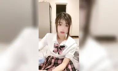 【佳佳不吃大】极品少女！青春期叛逆美少女大尺度裸舞秀_2