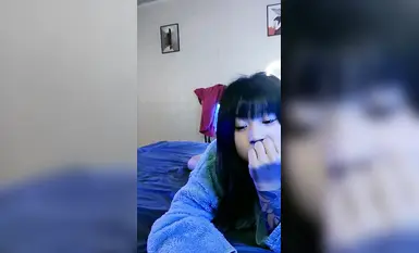 รอยสักเต็มหลัง ขา สาวใจเด็ดเจาะลิ้น ดูมีความสุขมาก (2)