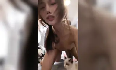 สาวพิธีกรรายการเน็ตไอดอล Tusiji ลิ้นเพ้นท์เล็บ (2)