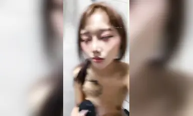 สาวพิธีกรรายการเน็ตไอดอล Tusiji ลิ้นเพ้นท์เล็บ (2)