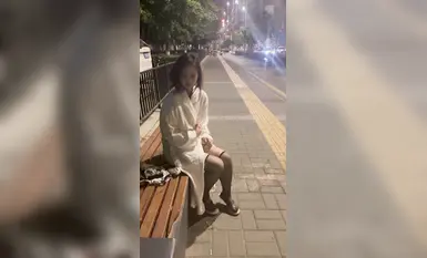 极品美女户外露出(3)