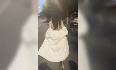 极品美女户外露出(3)