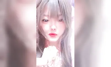 少萝温卿-颜值还是非常不错的，少萝类型的黄播，性格挺活泼可爱的，搭配各种软妹装，再加上尺度不低的整活能力，挺有看头的(1)