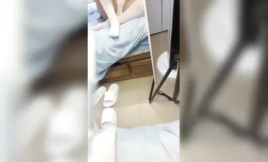 少萝温卿-颜值还是非常不错的，少萝类型的黄播，性格挺活泼可爱的，搭配各种软妹装，再加上尺度不低的整活能力，挺有看头的(47)