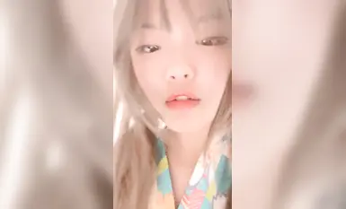 少萝温卿-颜值还是非常不错的，少萝类型的黄播，性格挺活泼可爱的，搭配各种软妹装，再加上尺度不低的整活能力，挺有看头的(6)