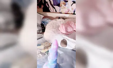 少萝温卿-颜值还是非常不错的，少萝类型的黄播，性格挺活泼可爱的，搭配各种软妹装，再加上尺度不低的整活能力，挺有看头的(65)