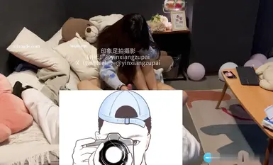 8月最新印象足拍【36號女主】一開始妹子特別害羞，不敢正眼看，打飛機手速很快，足交也是很嫻熟。三個視角完整版 (3)