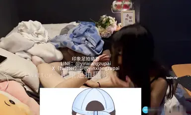 8月最新印象足拍【36号女主】一开始妹子特别害羞，不敢正眼看，打飞机手速很快，足交也是很娴熟。三个视角完整版(5)