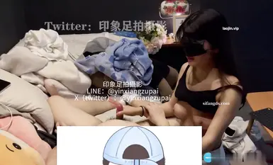 8月最新印象足拍【36號女主】一開始妹子特別害羞，不敢正眼看，打飛機手速很快，足交也是很嫻熟。三個視角完整版 (5)