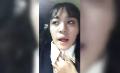 นักเรียนสาวหน้าตาดีเปลือยกายกลางแจ้ง ร้องเพลง กินอาหาร ห้องลองเสื้อ ลานจอดรถ และสำเร็จความใคร่ในรถ (6)