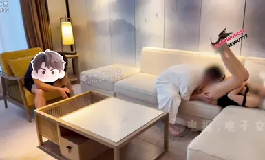 ROSEWU  8月22日最新 老公在一旁欣賞高跟美腿淫妻被單男輸出