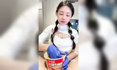 汐梦瑶8月23最新《红烧牛肉鸡巴面》