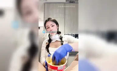 汐梦瑶8月23最新《红烧牛肉鸡巴面》